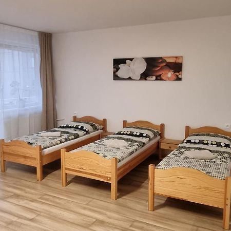Ubytovanie Funstar Топольчани Экстерьер фото